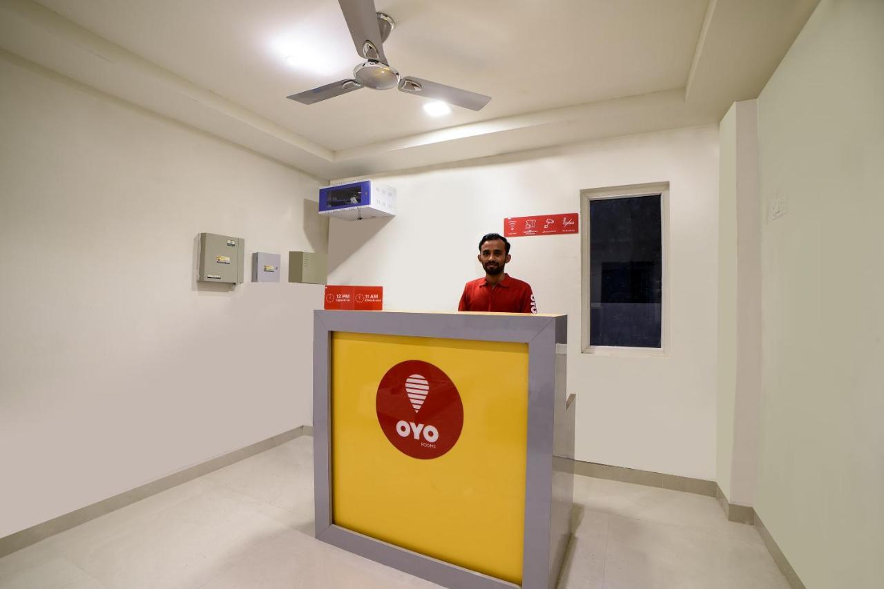 ホテル Oyo 16606 Iconic Living ハイデラバード エクステリア 写真